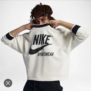 Nike Archive Logo Crew Neck cropped sweatshirt white/black size M Athleisure